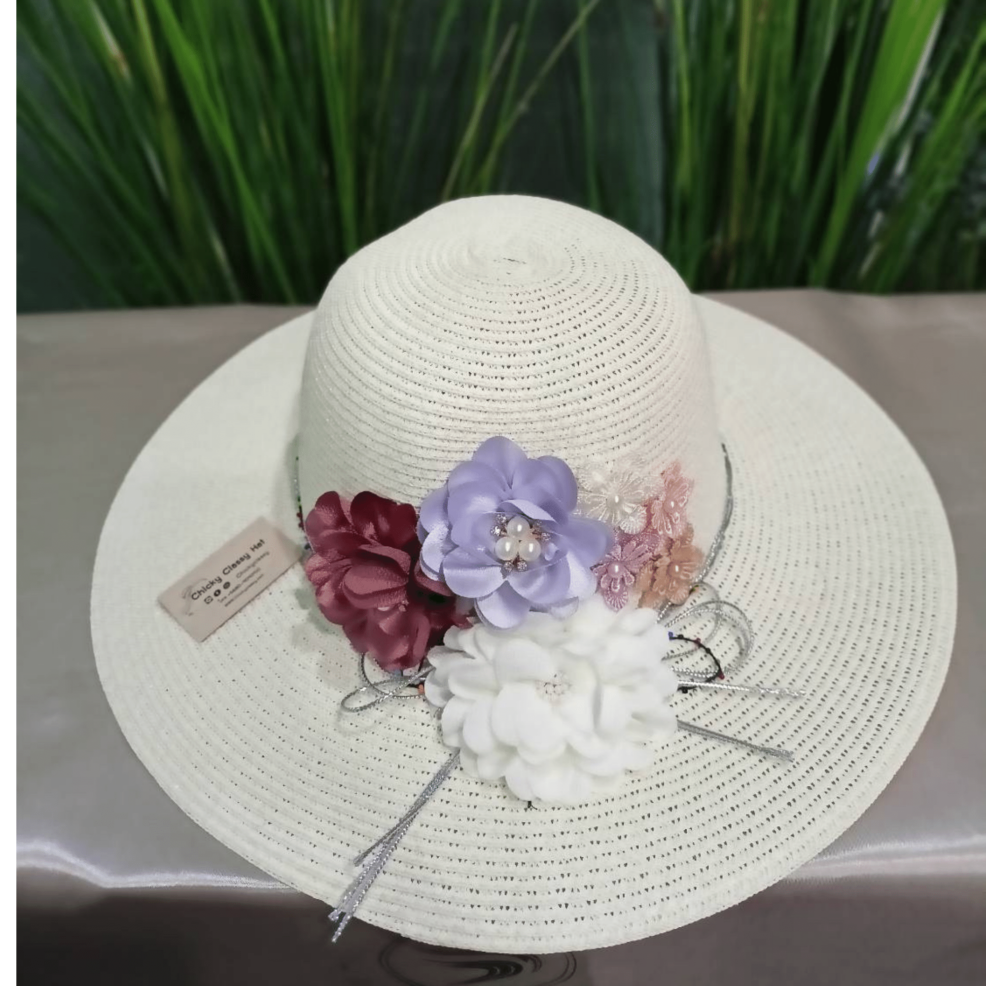 classic Straw hats medium size for wedding and beach