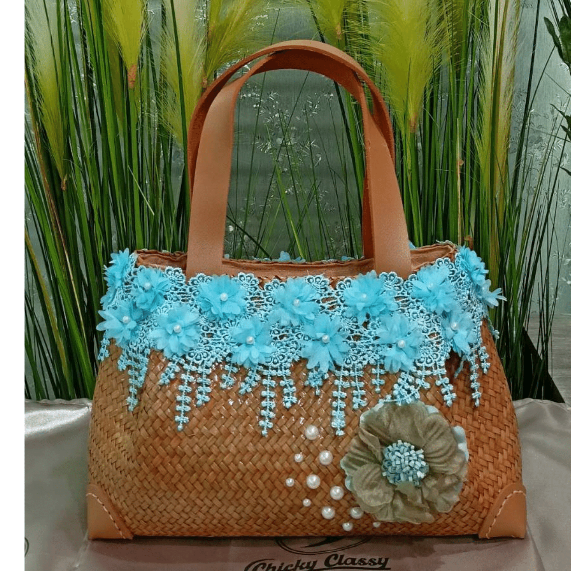 Elegant straw bag for mom on mothers day