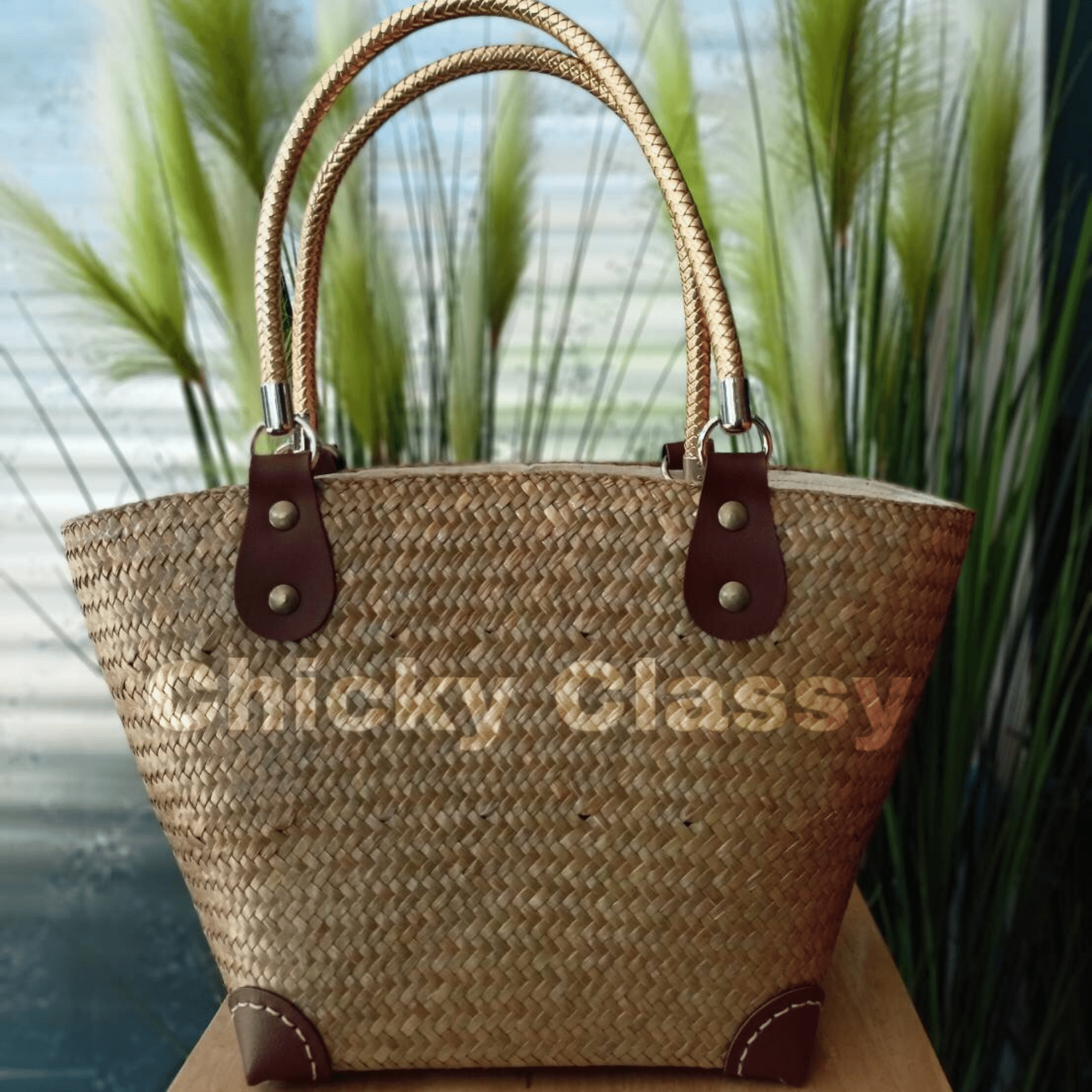 Sexy and elegant luxury straw bag. Take me anywhere