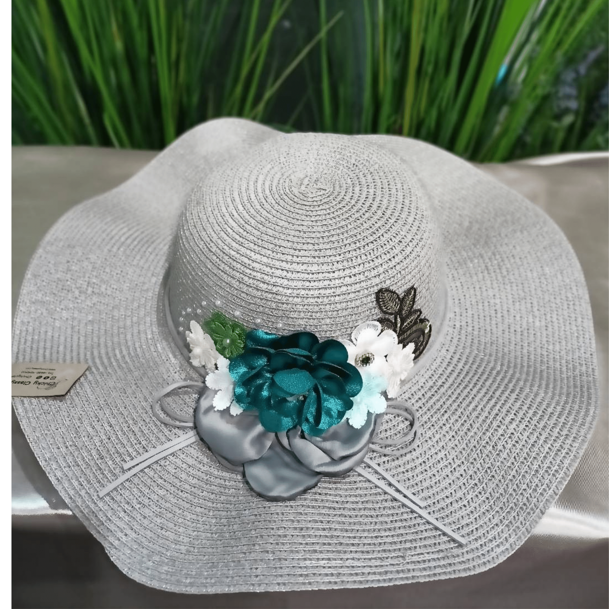 classic Straw hats medium size for wedding and beach